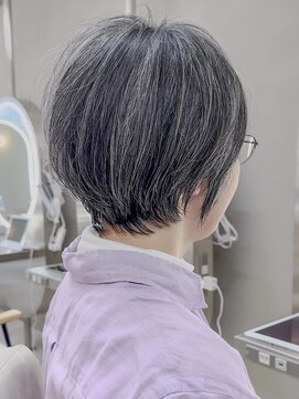 アイドットプラス 札幌大通り(i.+ODORI) 【似合わせカット×グレイヘア】5歳若見え大人ショート