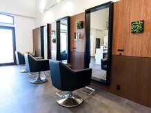 広々空間でくつろげます♪温かみのあるインテリアでリラックス◎