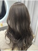 オリーブベージュ