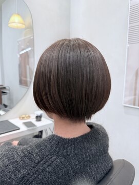 エイト 武蔵小杉店(EIGHT) コロンと丸みショートボブ
