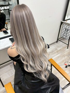 ショウルーム 天王寺(SHOWROOM) ハイトーン
