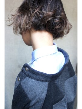 ビビト(bibito) bibito リップラインのフレンチボブ　後ろ姿も美しいボブライン