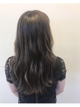 ムエベ(MUEBE) シークレットハイライト＋グレージュアッシュカラー