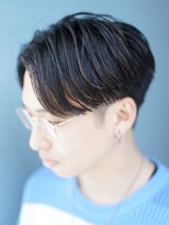 ニコフクオカヘアーメイク(NIKO Fukuoka Hair Make)&nbsp;「NIKO」前下がりセンターパートショート