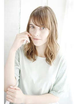 リーニアプラスエヌ(LINHA +n) 20代30代40代　ウェットヘアで抜け感ロング【長浜】