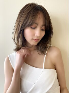 ベル 新宿(Belle) 鎖骨くびれミディ