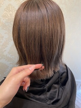 ティンク(Tink) 〇 ブリーチ履歴なしのグレージュカラー 〇【くまだななみ】