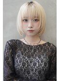 インナーカラーボブ前髪くびれショートボブ前下がりショート