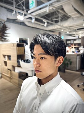 ウノプリールヴァモス(unopulir Vamos) 大人メンズセンターパートビジネススタイル