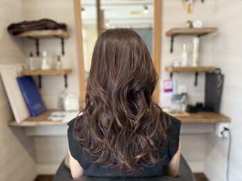 サン 都賀店(san)の写真/【白髪ぼかし・ハイライト】白髪を増やさない。頭皮の負担を最小限に白髪をもっと楽しむ[都賀]