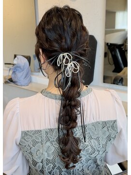 ティム(tim) airi/編みおろしヘア/編み下ろしポニー/お呼ばれヘア/結婚式ヘア