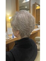 ユウヘアー 三軒茶屋店(U Hair) 「白髪を活かす上品ショート × 透明感グレージュ」