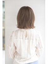 アフロディーテ ギンザ 秋葉原店(APHRODITE GINZA)&nbsp;外ハネボブ/セクションカラー/ペールベージュ/秋葉原