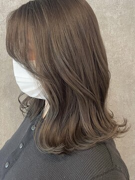 トレンチ(TRENCH) 透明感たっぷりグレージュ