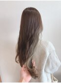 ロングヘア×インナーグレーベージュ