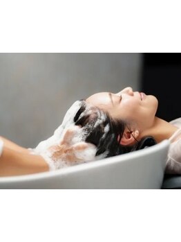 【松末】頭皮ケアとリラックスを叶える炭酸エイジングスパが人気＊