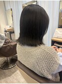 暗めグレージュ×切りっぱなし外ハネ
