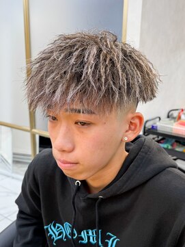 ルーシー 渋谷(LUCEY) ツイストマッシュホワイトメッシュパイルツイストパーマ