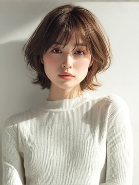 ショートボブ 顔周りカット ブラウンベージュ 小顔カット 20代