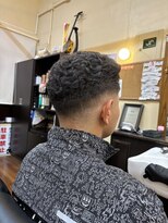 カット ルーム パパス(Cut Room PAPA' S)&nbsp;スキンローフェード×リーゼント濡れパン