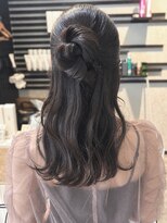ノエ(Noe)&nbsp;タイトキレイなハーフアップ♪