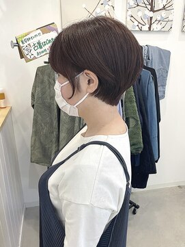 ジジ チーク 栃木(Gigi cheek) ラベンダーブラウン×マッシュショートヘア