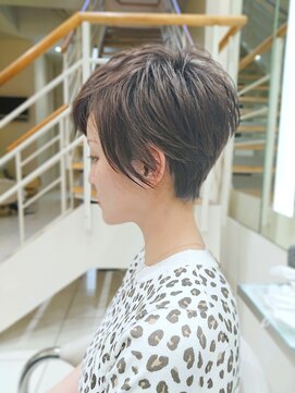 ハイストリートヘア(High street Hair) 40代におすすめベリーショートスタイル