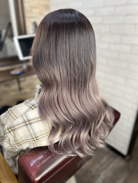 アトリエナガノ(atelier nagano) ニュアンスカラー/センターパート/ツヤ髪スタイル/ブルージュ