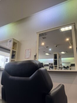 ヘア ウィッシュ 須磨区名谷店(HAIR WISH)の写真/大型店が苦手な方に。静かで落ち着ける、大人のプライベートサロン
