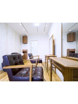 気取らず通える、毎月通いたくなる、暮らしになじむ美容室。