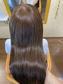 髪と頭皮に配慮した髪質改善カラーで毎月通えてダメージレス◎ブリーチを使わない白髪ぼかしも◎