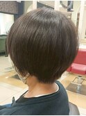 ミセス 首元すっきり軽やかショートボブスタイル 美シルエット