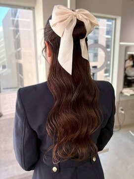 ヘアアレンジ 編みおろし リボンアレンジ 結婚式 お呼ばれ 20代
