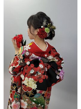 パリスパート2 振袖 トップ 波ウェーブ サイド 編み込み シニヨン ヘアアレンジ