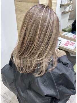 ジゼル(gisele) (稲毛)白髪ぼかしハイライト