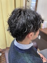 ヘアーズロー(hair's LOWE) 波巻きパーマ/メンズカット/メンズパーマ/ビジネス/黒髪/モテ髪