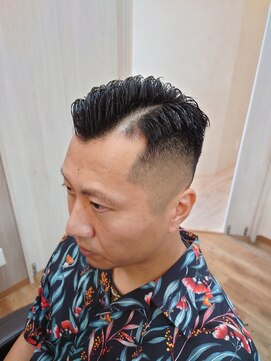 アトレバイラッキー(Attrait by Lucky) 七三フェード