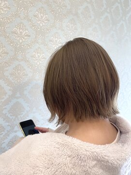 ティンク(Tink) 〇 Gold beige×Bob layered 〇