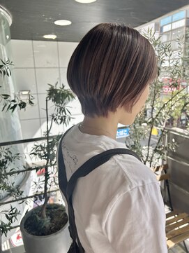 ヘアーアンドメイク ビス(HAIR&MAKE bis) 丸みショート☆ももこ