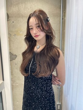 リリー(Lilley) くすみベージュ×姫カットレイヤー×韓国風巻き【ayana】