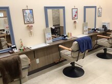 カラフル 伊那竜東店(colorful)の雰囲気（外の視線を気にせず、座り心地の良い椅子でゆっくり過ごせます♪）