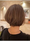★丸みグラボブ/大人のくびれボブ/白髪ぼかしヘーゼルベージュ