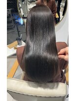 ティア(Tia.)&nbsp;表参道／渋谷/レイヤーカット/髪質改善/縮毛矯正/ダークアッシュ