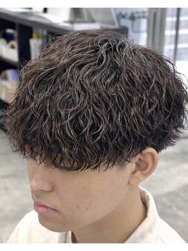 オーバル ジングウマエ(OVARL jingumae) 縦落ちツイストスパイラルパーマラウンドマッシュ