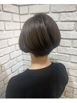 レガロ(REGALO)&nbsp;刈り上げショートボブ×マットアッシュカラー