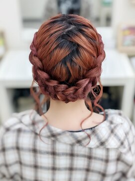 ヘアーメイク ティアラ(Hair make Tiara) 編込みアップヘア☆+゜