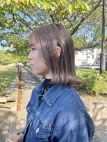 スーク(souq.) 秋ベージュとロブ