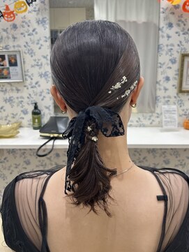 サクララ(Sakura la) ミディアムアレンジ/結婚式/参列ヘア/お呼ばれヘア/ローポニー