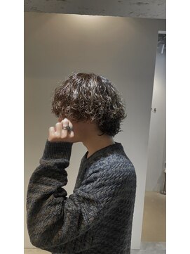 アリーズ シブヤ(ALLYS shibuya) 重めウルフ波巻きスパイラル