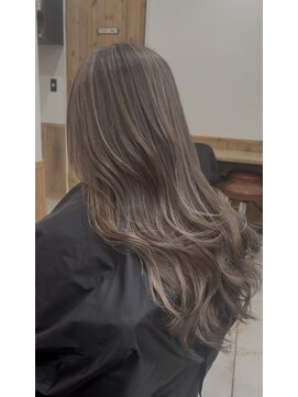 ノーム 横浜(NORM) 外国人風ハイライト